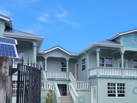 Investment Building with 6 Apartments for Sale in Bonneterre