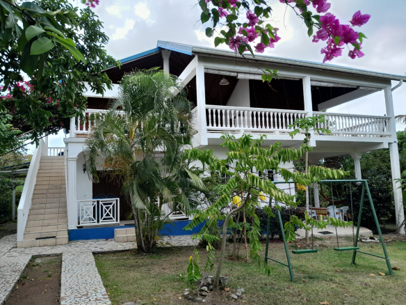 RESIDENTIAL PROPERTY FOR SALE IN BALENBOUCHE choiseul