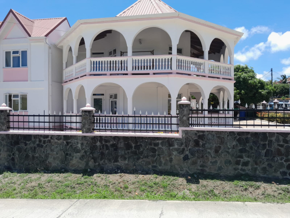FAMILY HOME FOR SALE IN CEDAR HEIGHTS, VIEUX FORT