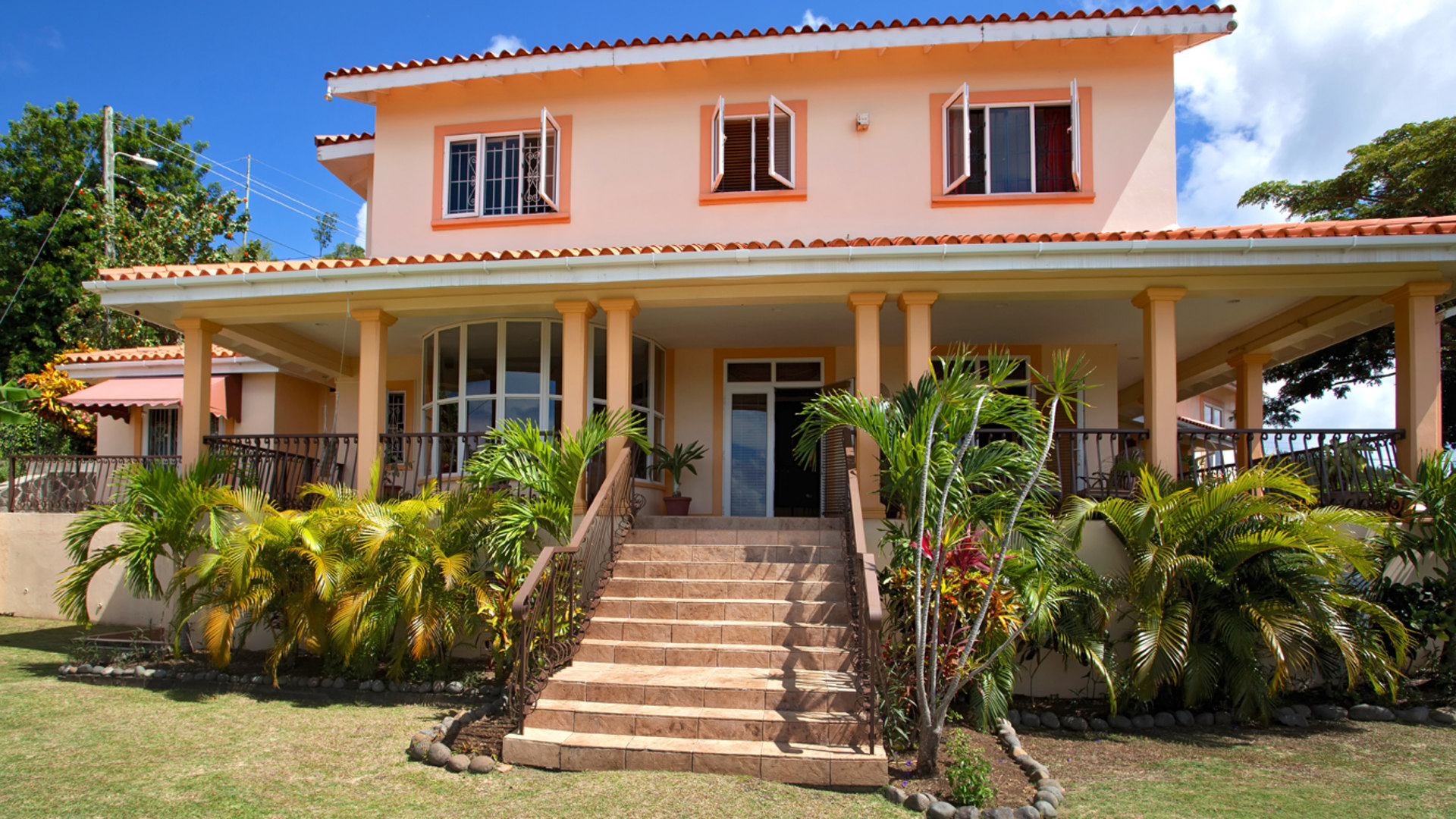 Casa Soluna Villa For Sale in Rodney Heights