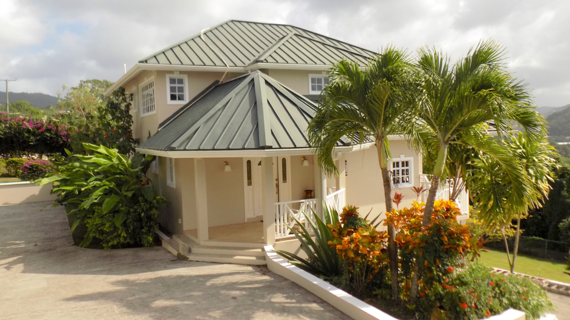 choc ridge villa for sale in Marigot bay St lucia